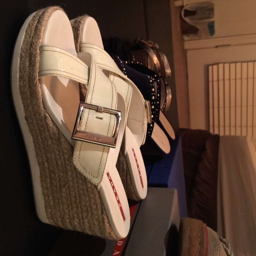 Authentic Prada patent leather wedge sandals 7.5 - Picture 10 of 12